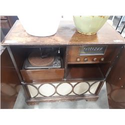 GENERAL ELECTRIC VINTAGE RADIO CABINET