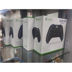 LOT OF FOUR XBOX WIRELESS CONTROLLERS