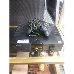 XBOX CONSOLE WITH ONE CONTROLLER