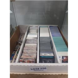 TRAY OF FOOTBALL AND BASEBALL CARDS