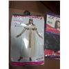 Image 1 : COSTUME AND HAIRPIECES