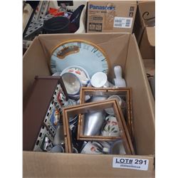 LARGE BOX OF ASSORTED KITCHEN DECOR