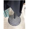 Image 2 : SANDHILL PATIO UMBRELLA WITH CAST IRON BASE