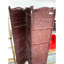 WICKER PRIVACY SCREEN