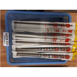 TRAY OF ASSORTED SIZE DRILL BITS