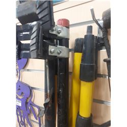 DRYWALL EXTENSION POLES AND BRACES