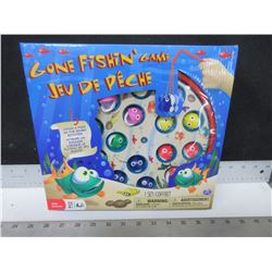 New Gone Fishin' Kids Game / catch a fish as the board rotates