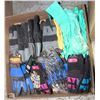 Image 1 : FLAT OF ASSORTED WORK GLOVES