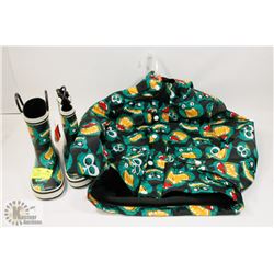 TODDLER SIZED RAIN JACKET  SIZE 5 AND RUBBER BOOTS