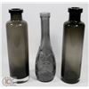Image 1 : 2 SMOKED GLASS VASES
