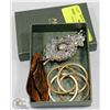 Image 1 : LOT 3 VINTAGE ESTATE BROOCHS
