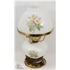 Image 1 : WHITE GLASS FLOWERED LAMP