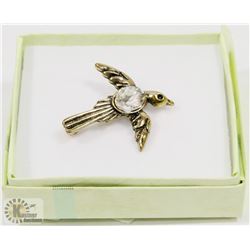 ESTATE HUMMINGBIRD BROOCH WITH CRYSTAL CENTRE
