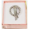 Image 1 : CRYSTAL BROOCH OUT OF THE ESTATE
