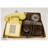 Image 1 : LOT OF 2 VINTAGE PHONES