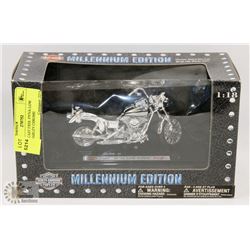 1:18 DIECAST FXDL DYNA LOW RIDER HARLEY CHROME