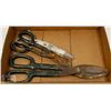 Image 1 : BOX W/ HEAVY DUTY METAL SCISSORS