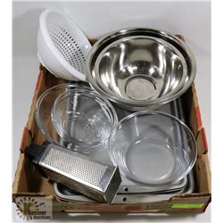 FLAT OF ASSORTED KITCHEN BOWLS, PANS, AND MORE