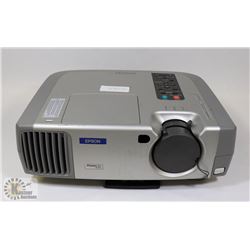 EPSON 2000 LUMENS DIGITAL PROJECTOR W/ 293 LAMP HR