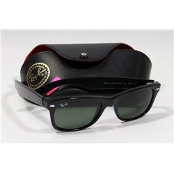 PAIR OF RAY-BAN SUNGLASSES WITH ORIGINAL CASE
