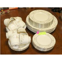 40PC ROMANCE COLLECTION DIANA DINNER SET.
