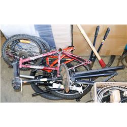 POLICE SEIZURELARGE LOT OF VARIOUS BIKE PARTS AND