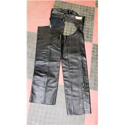 LEATHER RIDING CHAPS SIZE 30