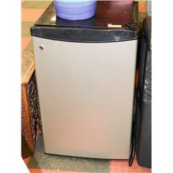 GE STAINLESS BAR FRIDGE WITH FREEZER COMPARTMENT