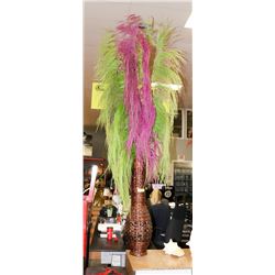 TALL WOVEN VASE WITH FEATHER LIKE DECORATIVE