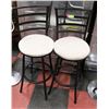 Image 1 : LOT OF 2 METAL BAR STOOLS