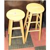 Image 1 : PAIR OF WOOD STOOLS