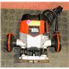 Image 1 : BLACK AND DECKER RP250 ROUTER