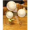 Image 1 : LOT OF 3 DECORATIVE BALL ORNAMENTS WITH STANDS