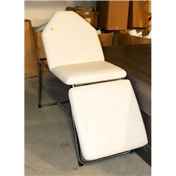 FACIAL / ESTICIAN CHAIR