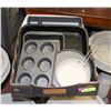 Image 1 : KITCHEN LOT: INCLUDES BAKEWARE, ROCK FRYING PAN