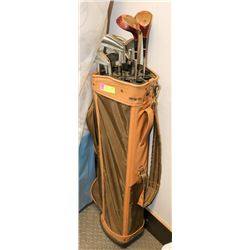 COLLECTORS SET 1960'S VINTAGE WALTER HAGEN CLUBS