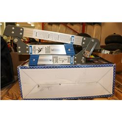 2 ALUMINUM FOLDING PLATFORMS