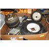 Image 1 : BOX OF TRAILER PARTS