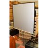 Image 1 : PROJECTION SCREEN 50 X 48