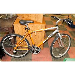 GIANT MOUNTAIN BIKE WITH SHIMANO ACCESSORIES