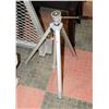 Image 1 : CAMERA TRIPOD