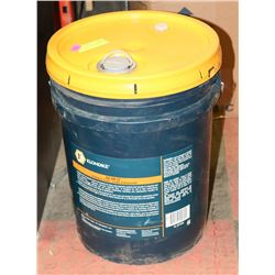NEW 5 GALLON PAIL OF HYDRAULIC FLUID