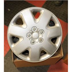 LOT OF 4 HUBCAPS FOR 17" RIMS