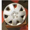 Image 1 : LOT OF 4 HUBCAPS FOR 17" RIMS