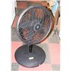 Image 1 : POWERFUL BLACK FLOOR FAN W/TELESCOPIC