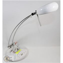 IPHONE / IPOD TABLE LAMP WITH SPEAKER