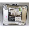 Image 1 : 8PC COMPLETE QUEEN SIZE BED SET