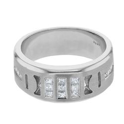 14KT White Gold 0.77ctw Diamond Ring