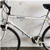 Image 2 : WHITE DIAMOND BACK BIKE
