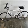 Image 3 : WHITE DIAMOND BACK BIKE